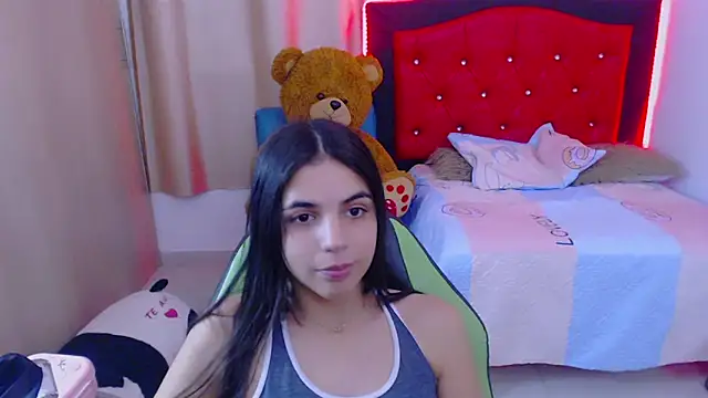 Snapshot of _elenna chatting on 01.16.25 elenna online show from 01.16.25