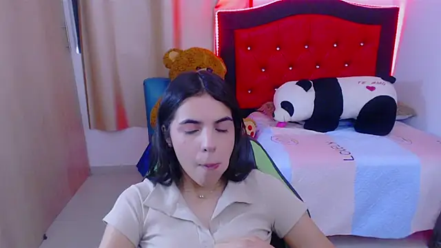 Snapshot of _elenna chatting on 01.17.25 elenna online show from 01.17.25