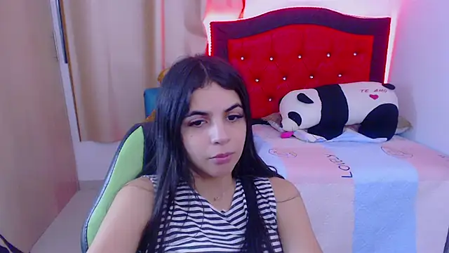 Snapshot of _elenna chatting on 01.23.25 elenna online show from 01.23.25