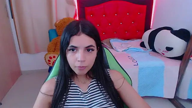 Snapshot of _elenna chatting on 01.24.25 elenna online show from 01.24.25