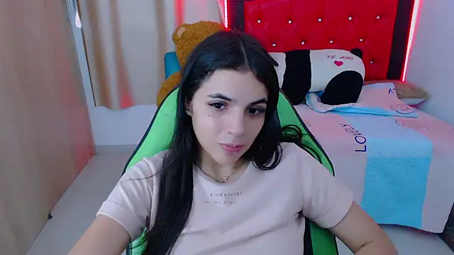 Snapshot of _elenna chatting on 01.25.25 elenna online show from 01.25.25