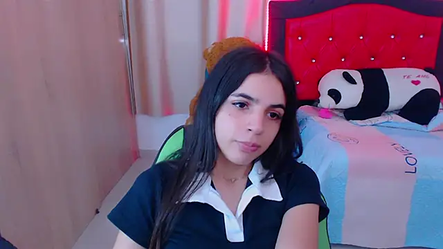 Snapshot of _elenna chatting on 01.28.25 elenna online show from 01.28.25