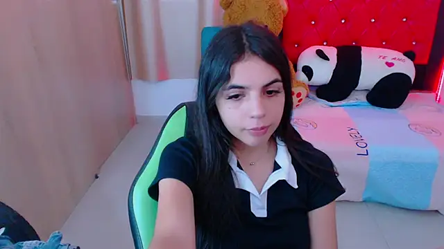 Snapshot of _elenna chatting on 01.28.25 elenna online show from 01.28.25