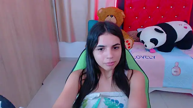 Snapshot of _elenna chatting on 01.30.25 elenna online show from 01.30.25