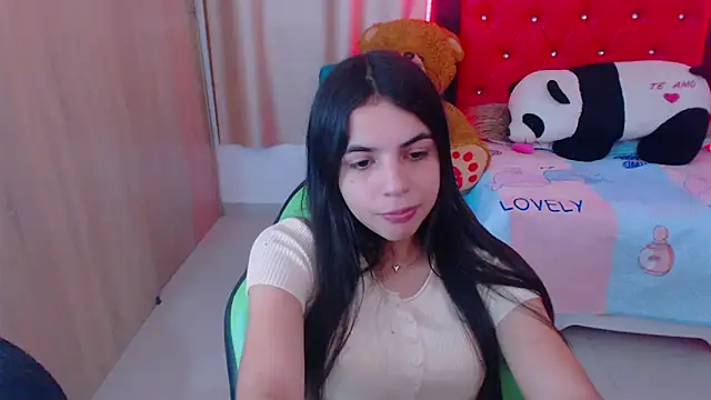 Snapshot of _elenna chatting on 01.31.25 elenna online show from 01.31.25