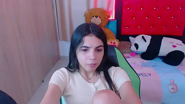 Snapshot of _elenna chatting on 01.31.25 elenna online show from 01.31.25