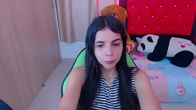 Snapshot of _elenna chatting on 02.02.25 elenna online show from 02.02.25