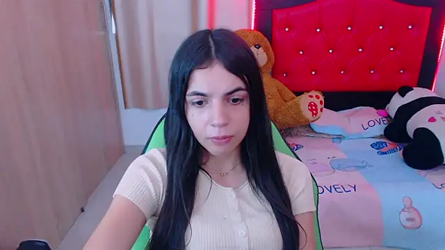 Snapshot of _elenna chatting on 02.04.25 elenna online show from 02.04.25