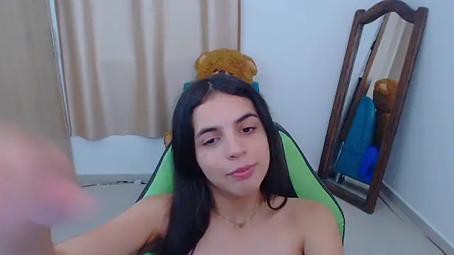 Snapshot of _elenna chatting on 02.15.25 elenna online show from 02.15.25