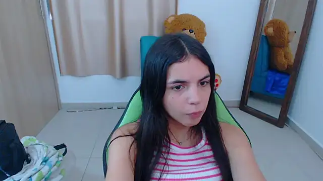 Snapshot of _elenna chatting on 02.21.25 elenna online show from 02.21.25