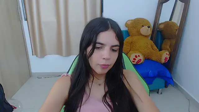 Snapshot of _elenna chatting on 02.23.25 elenna online show from 02.23.25