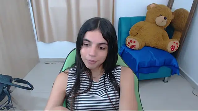 Snapshot of _elenna chatting on 02.24.25 elenna online show from 02.24.25