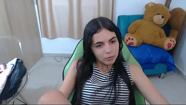 Snapshot of _elenna chatting on 02.25.25 elenna online show from 02.25.25
