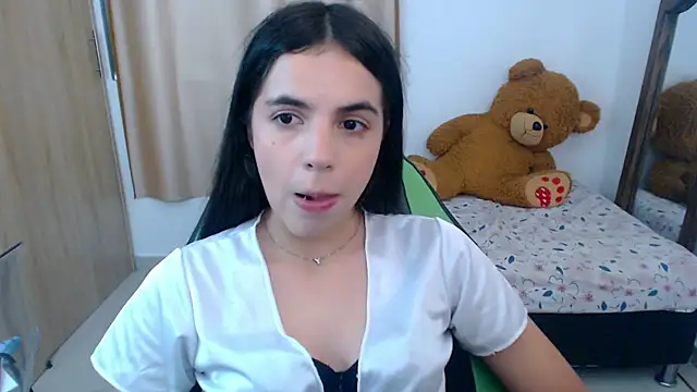 Snapshot of _elenna chatting on 03.01.25 elenna online show from 03.01.25