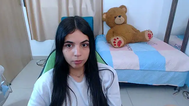 Snapshot of _elenna chatting on 03.10.25 elenna online show from 03.10.25