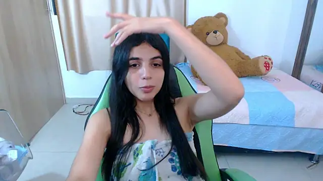 Snapshot of _elenna chatting on 03.10.25 elenna online show from 03.10.25