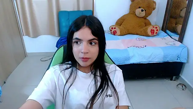 Snapshot of _elenna chatting on 03.15.25 elenna online show from 03.15.25