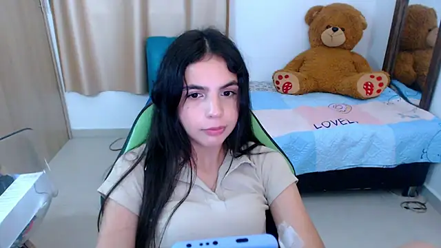 Snapshot of _elenna chatting on 03.20.25 elenna online show from 03.20.25