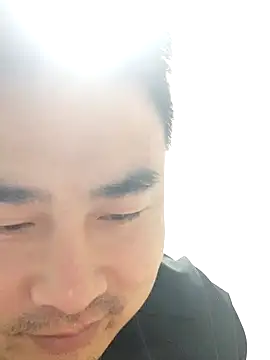 Snapshot of guozuo chatting on 12.17.24 guozuo online show from 12.17.24