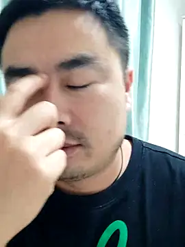 Snapshot of guozuo chatting on 10.16.25 guozuo online show from 10.16.25