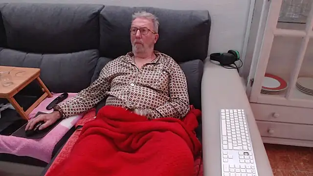 Nudelschwanz online show from 12.15.24