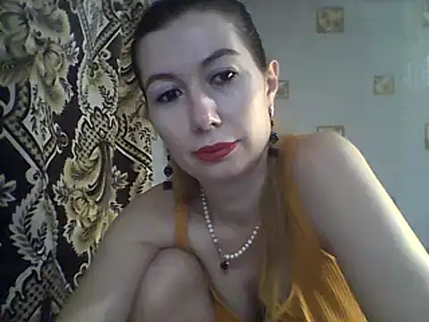 Snapshot of Olesja chatting on 12.17.24 Olesja online show from 12.17.24