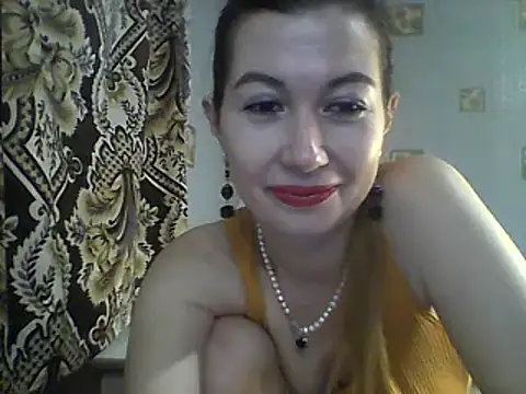 Snapshot of Olesja chatting on 12.17.24 Olesja online show from 12.17.24