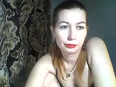 Snapshot of Olesja chatting on 03.05.25 Olesja online show from 03.05.25