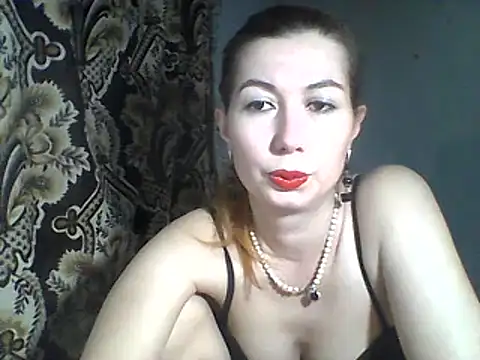 Snapshot of Olesja chatting on 03.09.25 Olesja online show from 03.09.25
