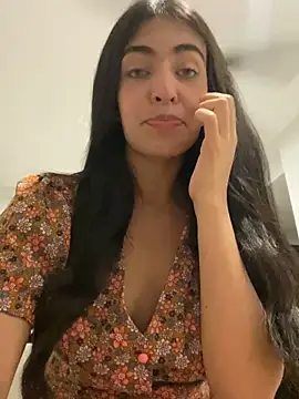 DaphneUwu online show from 04.10.26