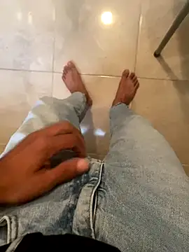 amyalaruz34ist online show from 10.25.25