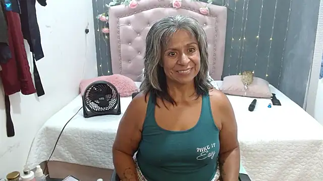 Snapshot of lalisha_96 chatting on 10.28.25 lalisha 96 online show from 10.28.25