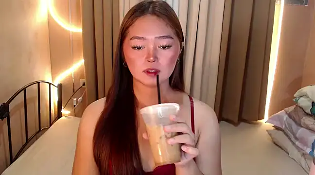 Snapshot of Itsme_claire chatting on 12.05.24 Itsme claire online show from 12.05.24