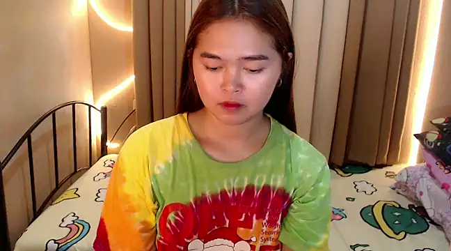 Snapshot of Itsme_claire chatting on 12.25.24 Itsme claire online show from 12.25.24