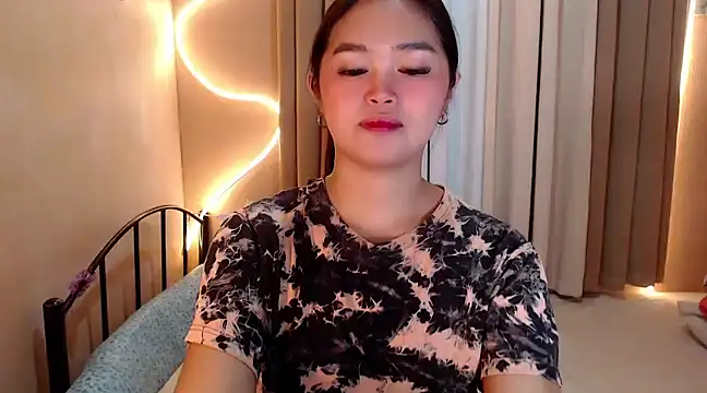 Snapshot of Itsme_claire chatting on 03.03.25 Itsme claire online show from 03.03.25