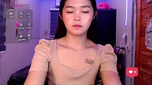 Snapshot of Itsme_claire chatting on 10.09.25 Itsme claire online show from 10.09.25