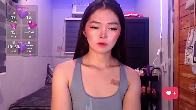 Snapshot of Itsme_claire chatting on 10.13.25 Itsme claire online show from 10.13.25