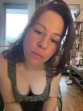 SuzieWanKenobi online show from 09.21.25