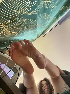 SuzieWanKenobi online show from 09.29.25