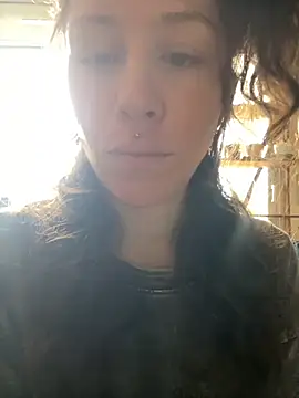 SuzieWanKenobi online show from 10.19.25