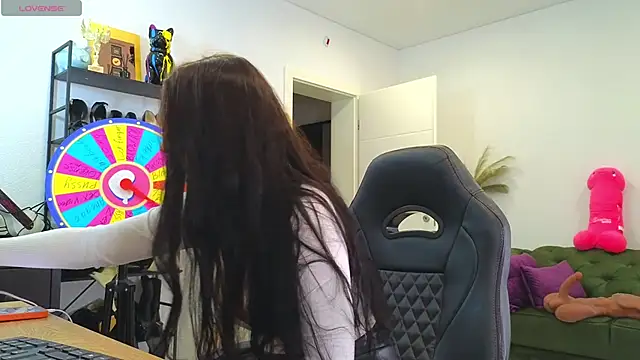 EvaKeks online show from 02.14.26