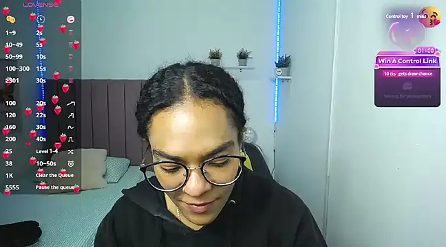 Snapshot of Nina_lovee_ chatting on 12.09.24 Nina lovee online show from 12.09.24