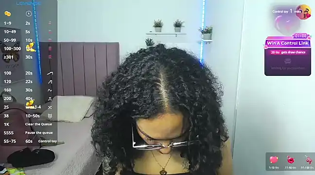 Snapshot of Nina_lovee_ chatting on 12.13.24 Nina lovee online show from 12.13.24