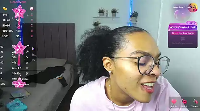 Snapshot of Nina_lovee_ chatting on 12.26.24 Nina lovee online show from 12.26.24