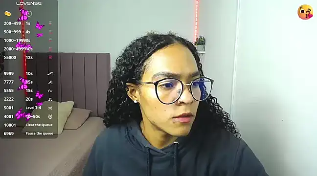 Snapshot of Nina_lovee_ chatting on 12.27.24 Nina lovee online show from 12.27.24