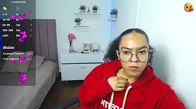 Snapshot of Nina_lovee_ chatting on 01.09.25 Nina lovee online show from 01.09.25
