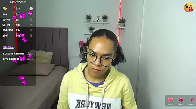 Snapshot of Nina_lovee_ chatting on 01.13.25 Nina lovee online show from 01.13.25