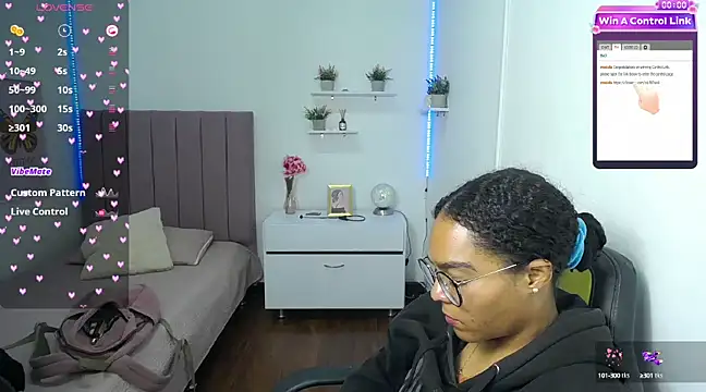 Snapshot of Nina_lovee_ chatting on 02.17.25 Nina lovee online show from 02.17.25