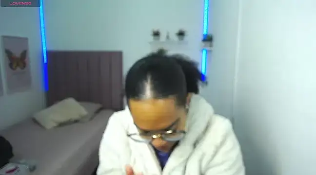 Snapshot of Nina_lovee_ chatting on 03.14.25 Nina lovee online show from 03.14.25