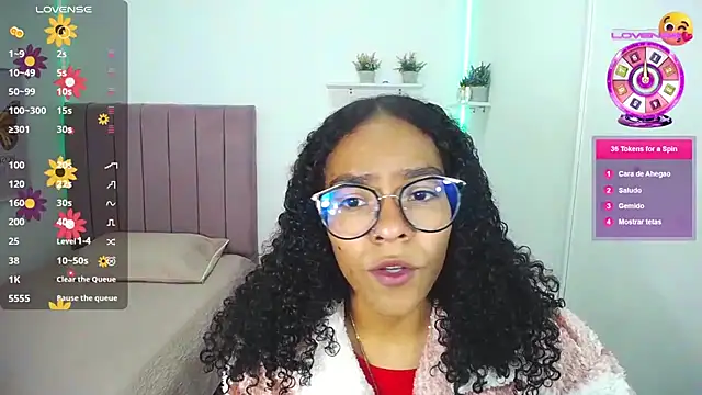 Snapshot of Nina_lovee_ chatting on 09.08.25 Nina lovee online show from 09.08.25